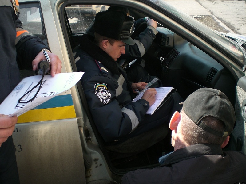 пользуются, Пожаловаться на пост гаи по телефону ошеломили